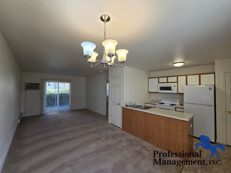 Livingroom /Entry Way