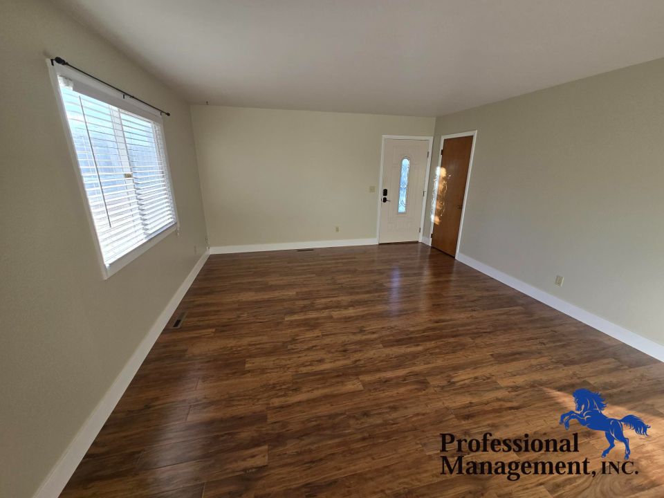 Livingroom /Entry Way