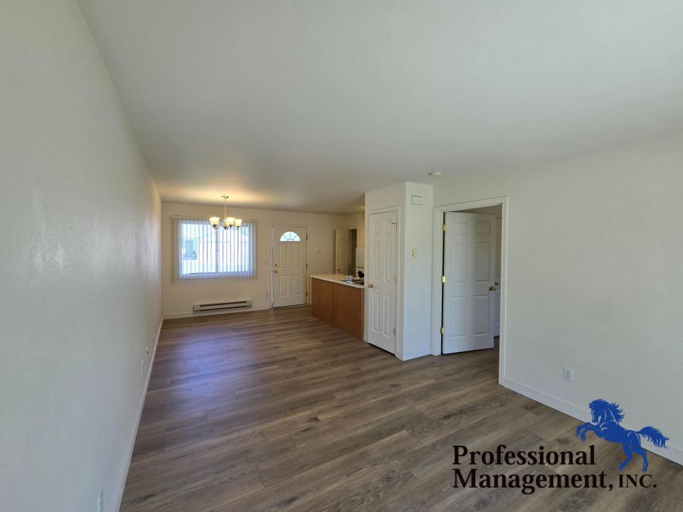 Livingroom /Entry Way