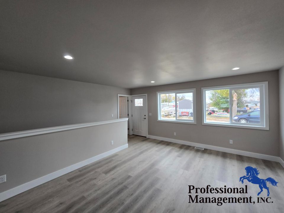 Livingroom /Entry Way