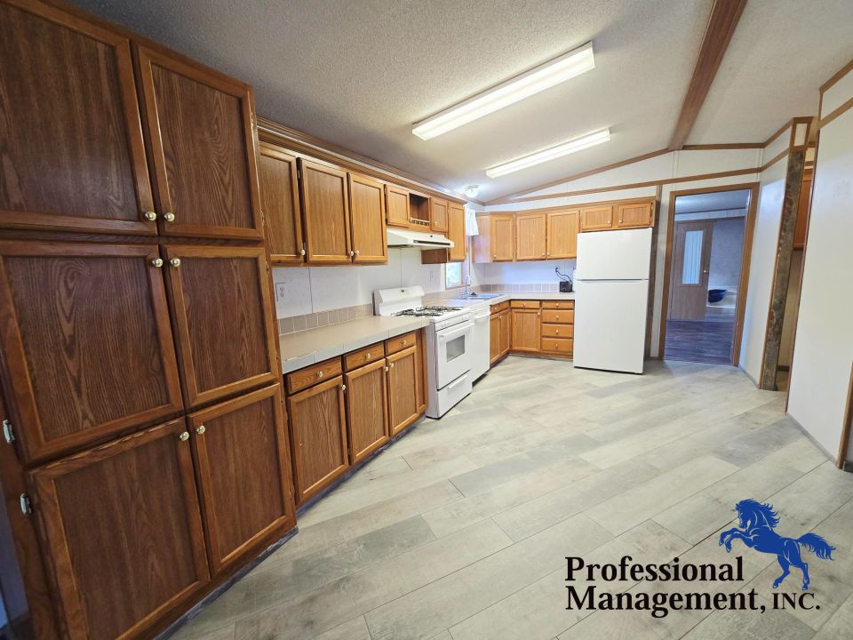 Kitchen / Dish Washer
