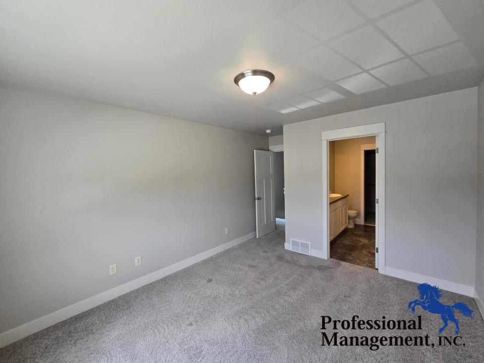 Master Bed/Walk-In Closet/ Master Bath