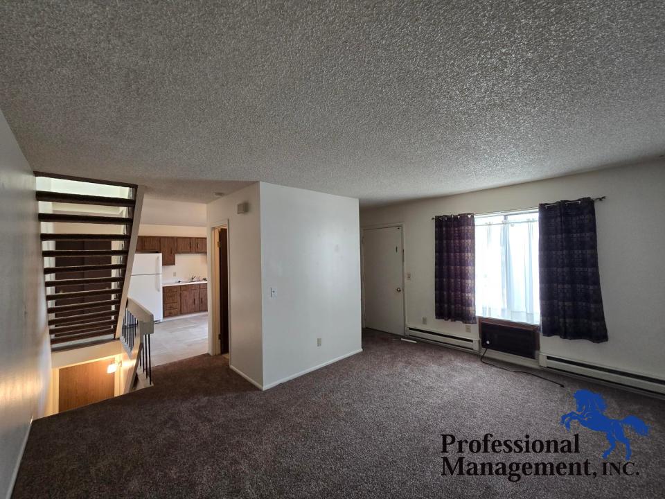 Livingroom/ Entry Way