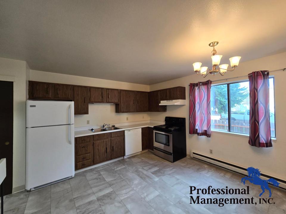 Kitchen w/ Dishwasher
