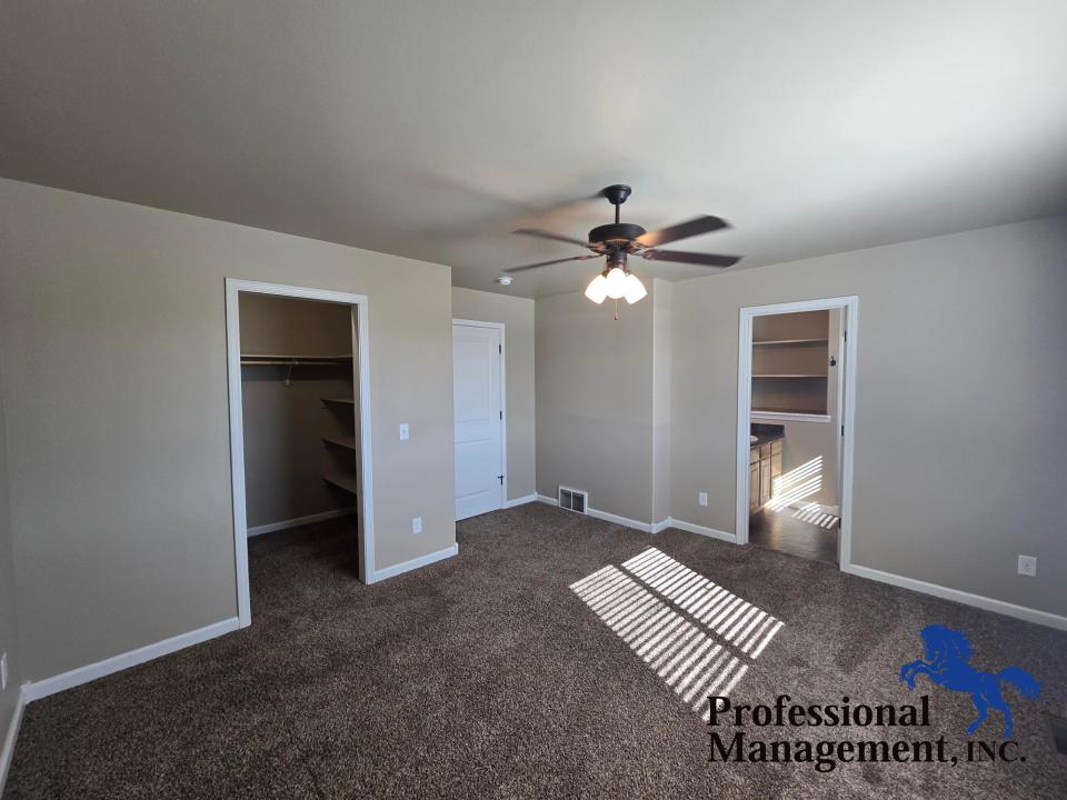 Master Bed/Walk-In Closet/ Master Bath