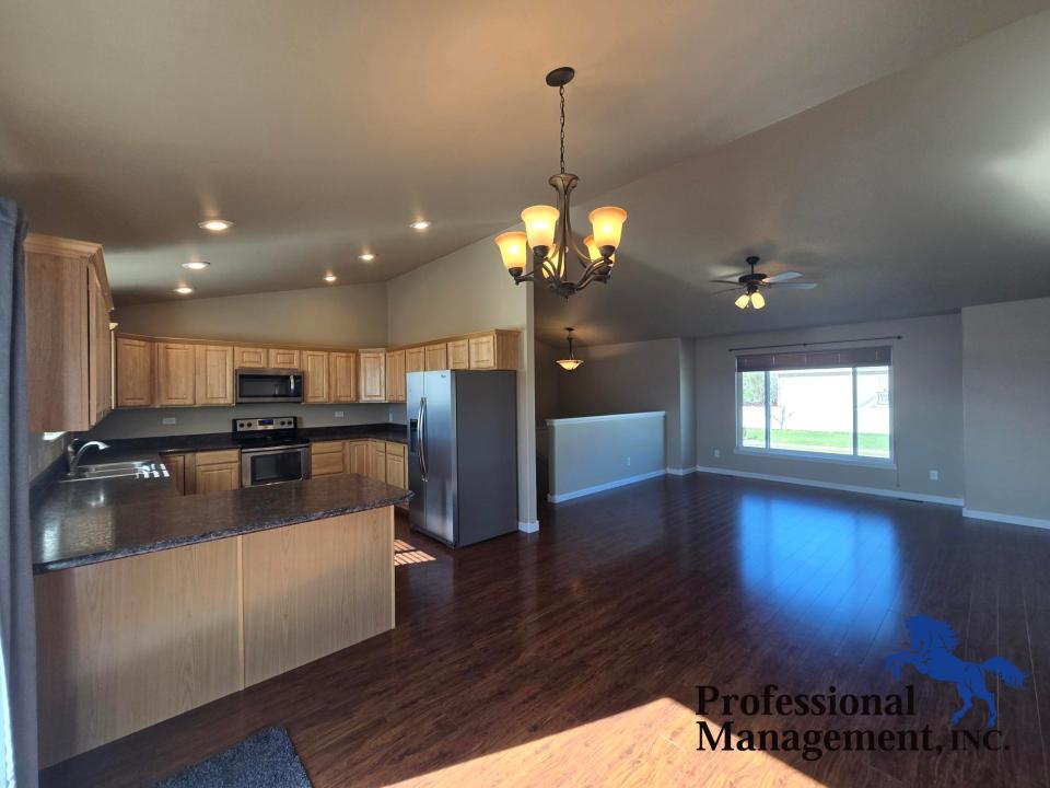 Kitchen/ Dinning Room/ Livingroom
