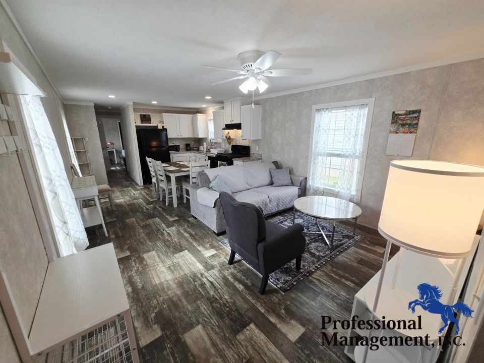 Entry /Livingroom