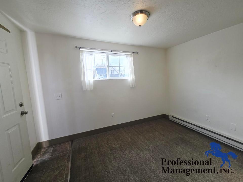 Livngroom/ Enrty Way