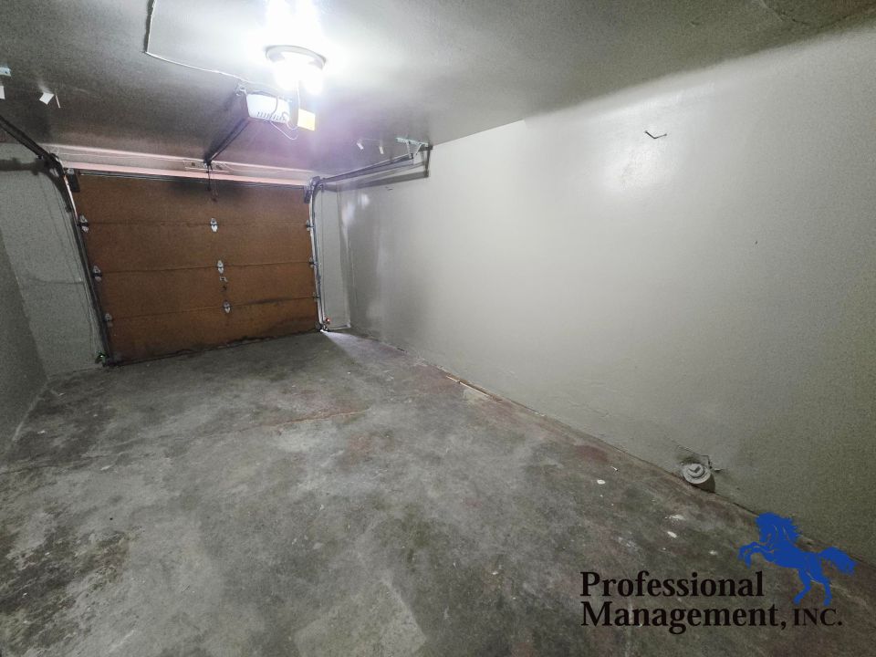 Single Car Attached Garage with Remote
